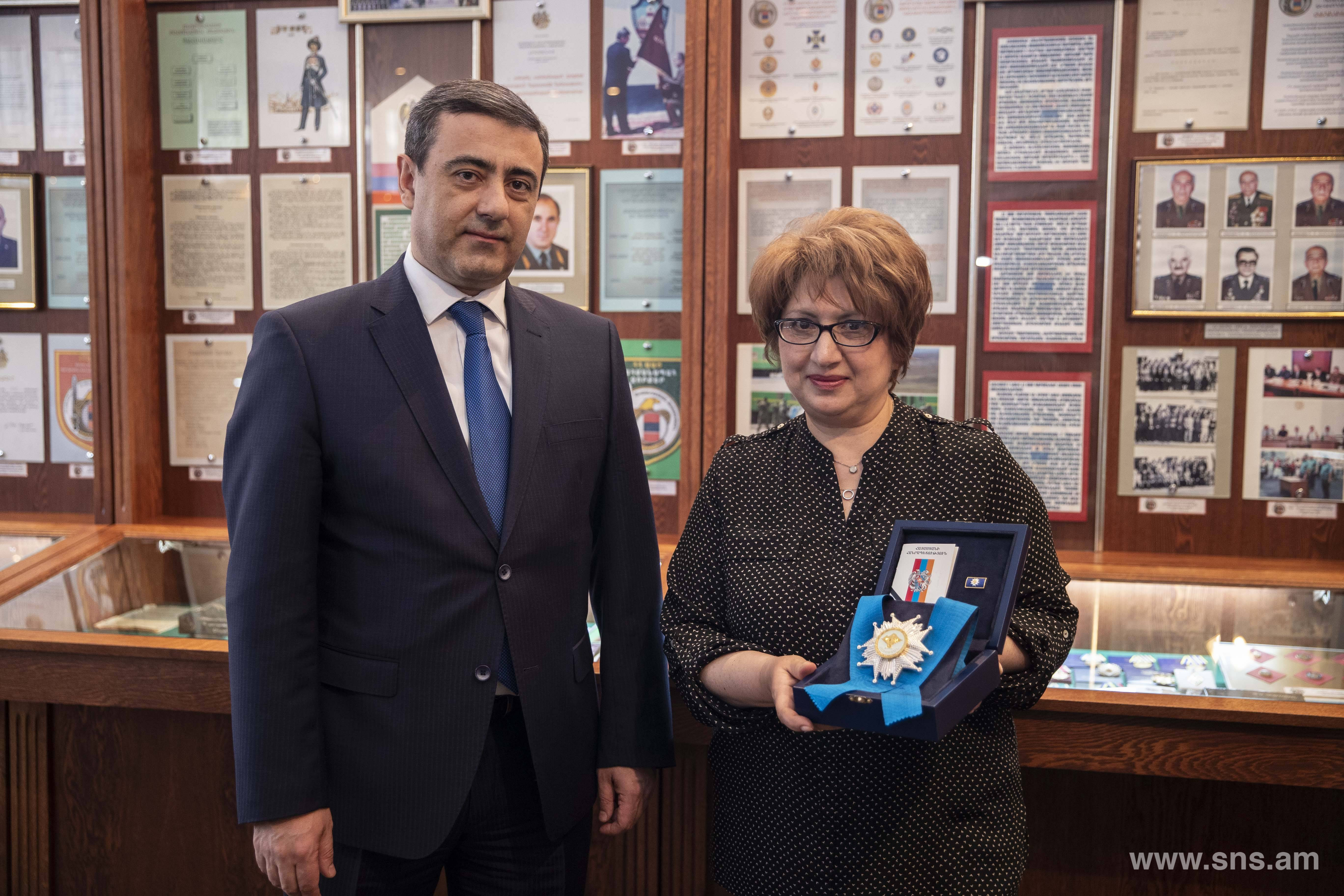 Eduard Martirosyan handed Order of Honor of Gohar Vardanyan to the niece of the legendary intelligence officer   